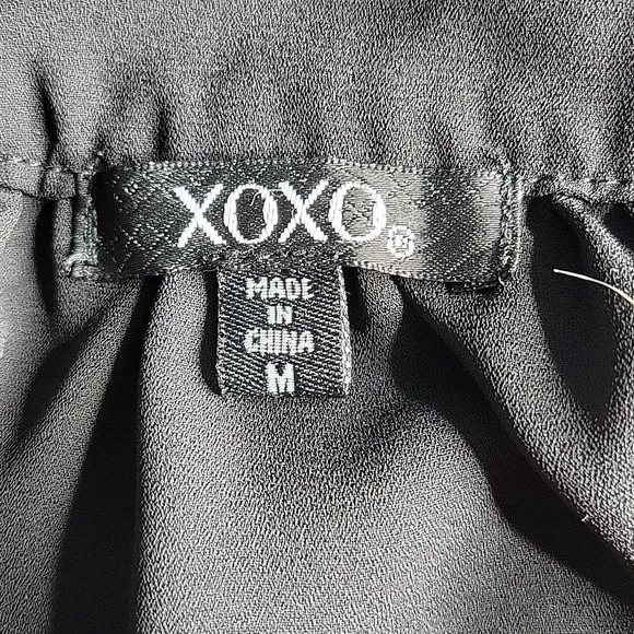 XOXO Black and‎ White Aztec Embroidered Peasant Blouse Medium - Picture 10 of 10